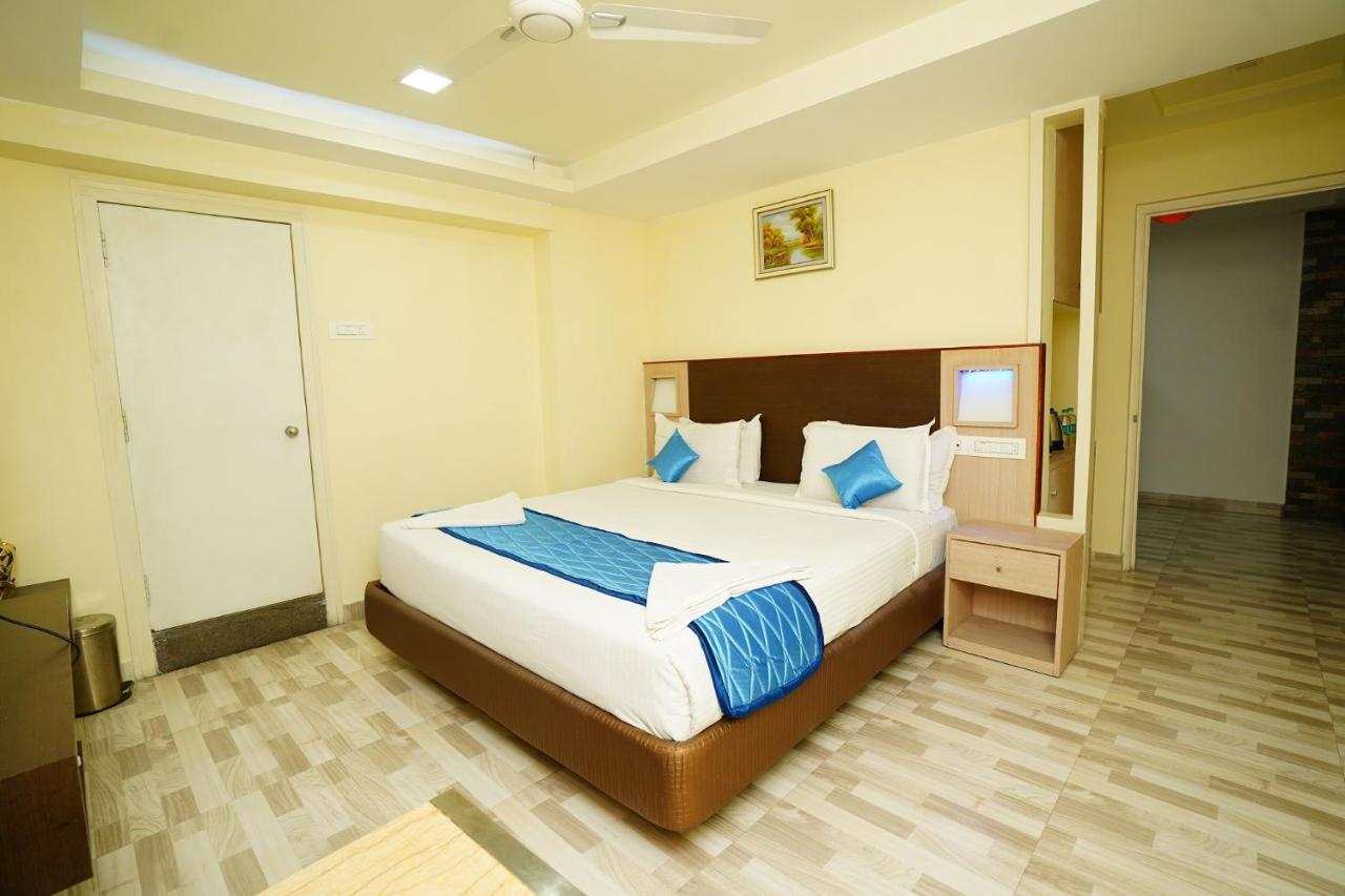 Hotel Sk Riverfront Vijayawāda Buitenkant foto