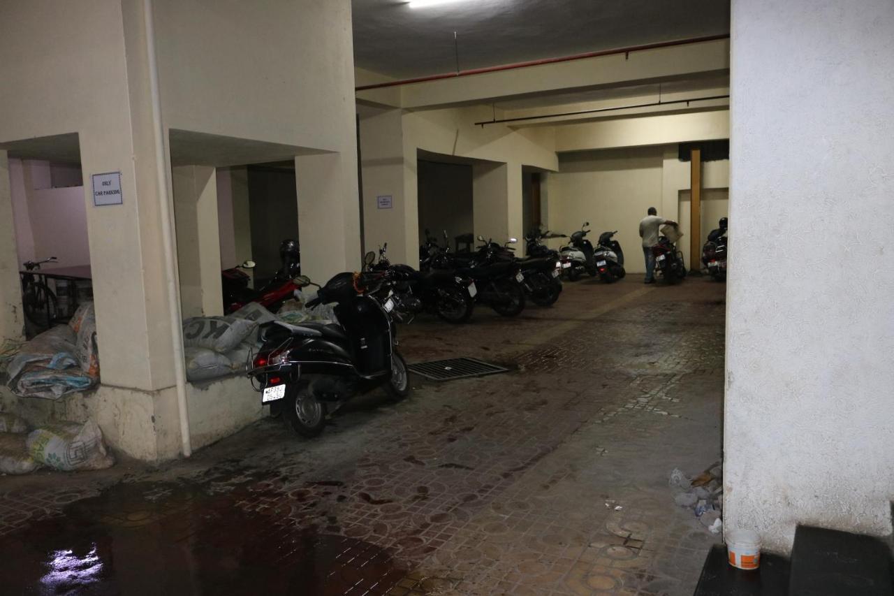 Hotel Sk Riverfront Vijayawāda Buitenkant foto